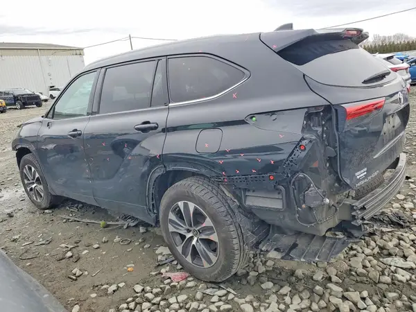 5TDGZRBH7NS245894 2022 TOYOTA HIGHLANDER - Image 2
