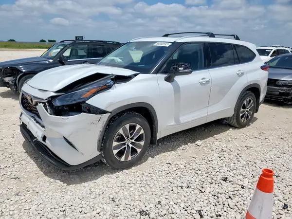 5TDGZRBH7NS571310 2022 TOYOTA HIGHLANDER - Image 1