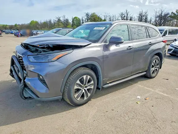 5TDGZRBH7NS571596 2022 TOYOTA HIGHLANDER - Image 1
