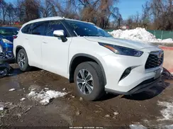 5TDGZRBH7NS590598 2022 TOYOTA HIGHLANDER