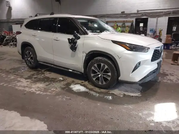 5TDGZRBH7NS593517 2022 TOYOTA HIGHLANDER - Image 1