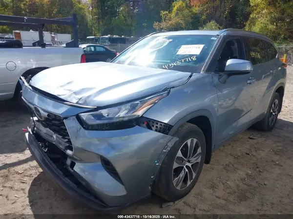 5TDGZRBH8LS010577 2020 TOYOTA HIGHLANDER - Image 2
