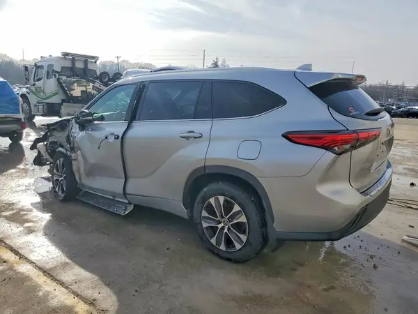 5TDGZRBH8LS012233 2020 TOYOTA HIGHLANDER - Image 2