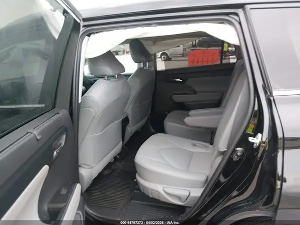 5TDGZRBH8LS519231 2020 TOYOTA HIGHLANDER - Image 8