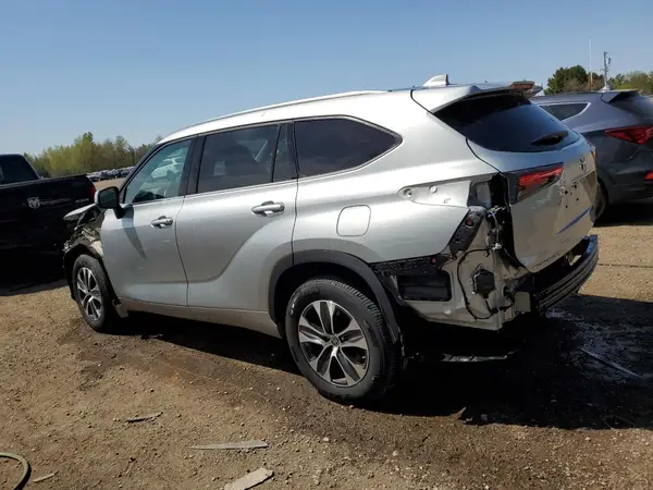 5TDGZRBH8LS522520 2020 TOYOTA HIGHLANDER - Image 2