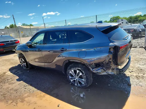 5TDGZRBH8MS061286 2021 TOYOTA HIGHLANDER - Image 2