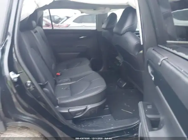 5TDGZRBH8MS064902 2021 TOYOTA HIGHLANDER - Image 8