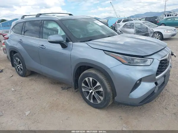 5TDGZRBH8MS066066 2021 TOYOTA HIGHLANDER - Image 1