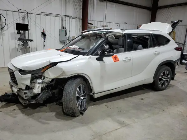 5TDGZRBH8MS073292 2021 TOYOTA HIGHLANDER - Image 1