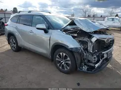 5TDGZRBH8MS084177 2021 TOYOTA HIGHLANDER