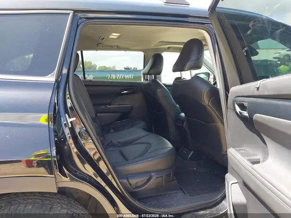 5TDGZRBH8MS105027 2021 TOYOTA HIGHLANDER - Image 8