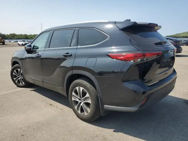 5TDGZRBH8MS119462 2021 TOYOTA HIGHLANDER - Image 2