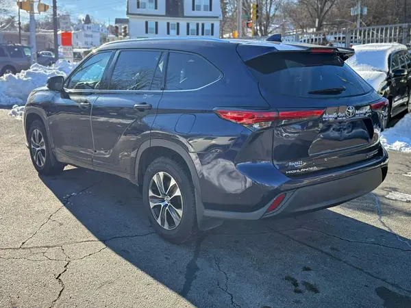 5TDGZRBH8MS121115 2021 TOYOTA HIGHLANDER - Image 2