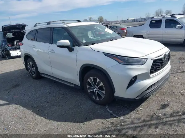 5TDGZRBH8MS140196 2021 TOYOTA HIGHLANDER - Image 1