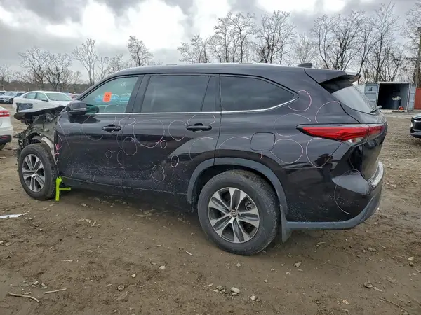 5TDGZRBH8MS141915 2021 TOYOTA HIGHLANDER - Image 2