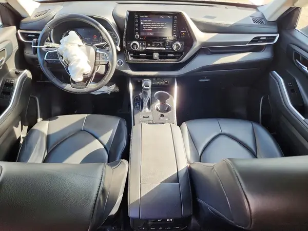 5TDGZRBH8MS143969 2021 TOYOTA HIGHLANDER - Image 8