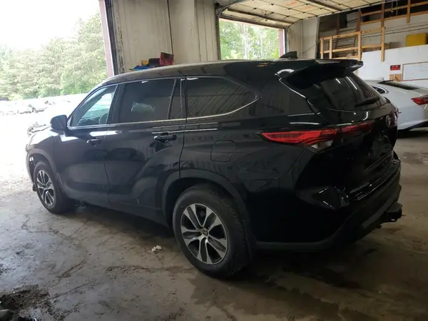 5TDGZRBH8MS147231 2021 TOYOTA HIGHLANDER - Image 2