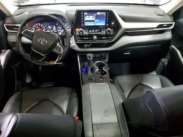 5TDGZRBH8MS155460 2021 TOYOTA HIGHLANDER - Image 8