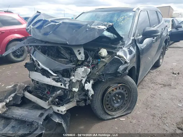 5TDGZRBH8MS526181 2021 TOYOTA HIGHLANDER - Image 2