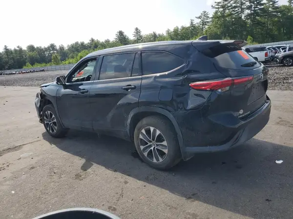 5TDGZRBH8MS532112 2021 TOYOTA HIGHLANDER - Image 2