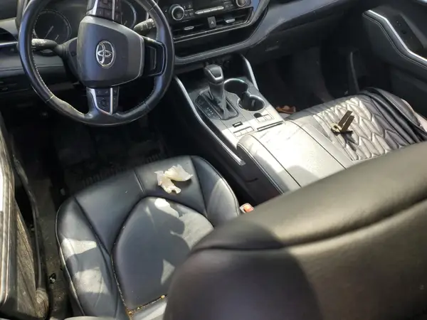 5TDGZRBH8MS532112 2021 TOYOTA HIGHLANDER - Image 8