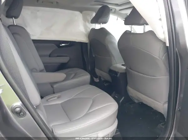 5TDGZRBH8MS536726 2021 TOYOTA HIGHLANDER - Image 8