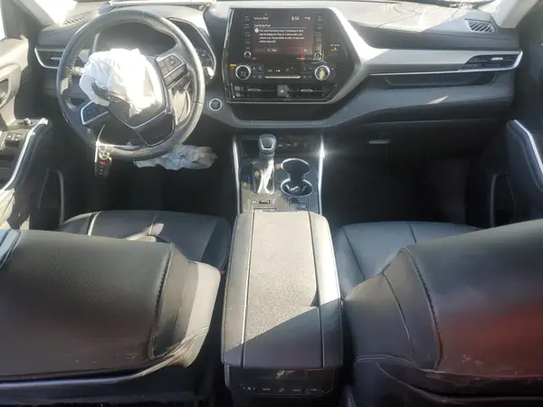 5TDGZRBH8MS538668 2021 TOYOTA HIGHLANDER - Image 8