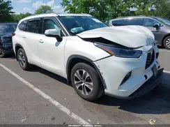 5TDGZRBH8MS539674 2021 TOYOTA HIGHLANDER
