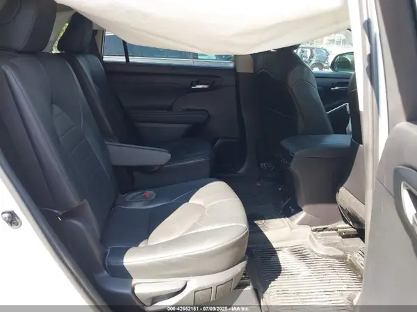 5TDGZRBH8MS539674 2021 TOYOTA HIGHLANDER - Image 8