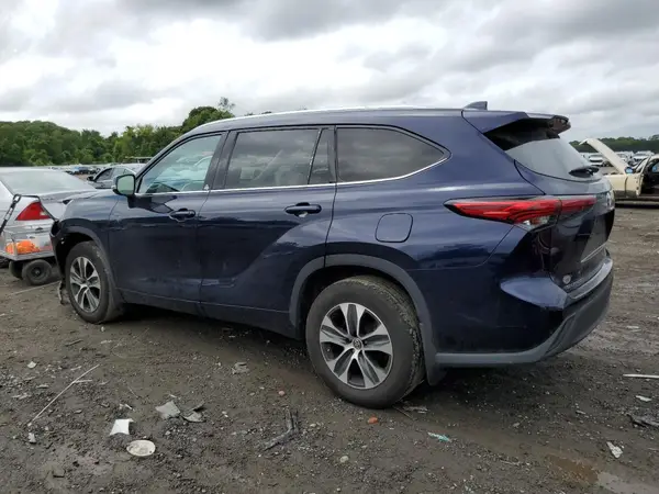 5TDGZRBH8MS540534 2021 TOYOTA HIGHLANDER - Image 2