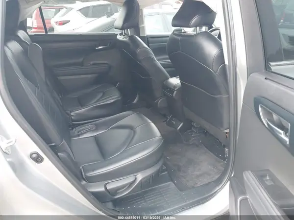 5TDGZRBH8NS163592 2022 TOYOTA HIGHLANDER - Image 8