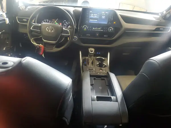 5TDGZRBH8NS181686 2022 TOYOTA HIGHLANDER - Image 8