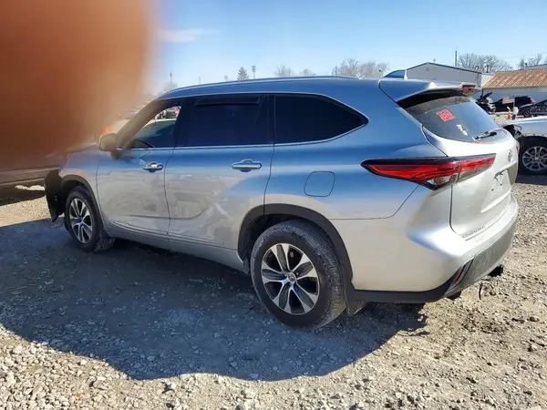 5TDGZRBH8NS190002 2022 TOYOTA HIGHLANDER - Image 2