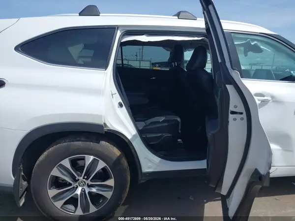 5TDGZRBH8NS192915 2022 TOYOTA HIGHLANDER - Image 8
