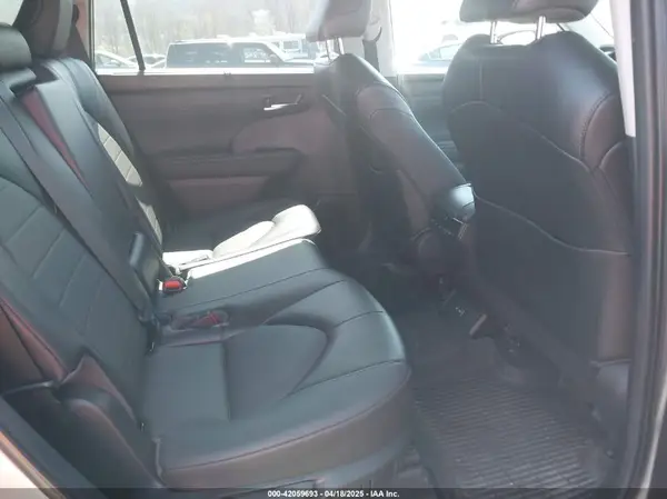 5TDGZRBH8NS209065 2022 TOYOTA HIGHLANDER - Image 8
