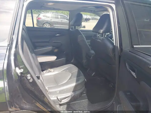 5TDGZRBH8NS215335 2022 TOYOTA HIGHLANDER - Image 8