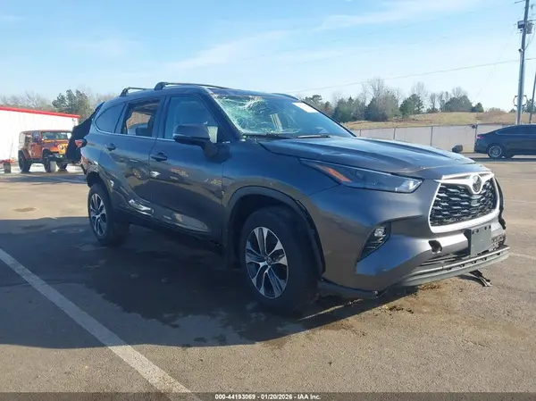 5TDGZRBH8NS217814 2022 TOYOTA HIGHLANDER - Image 1
