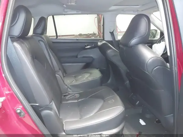 5TDGZRBH8NS224584 2022 TOYOTA HIGHLANDER - Image 8