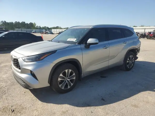 5TDGZRBH8NS225766 2022 TOYOTA HIGHLANDER - Image 1