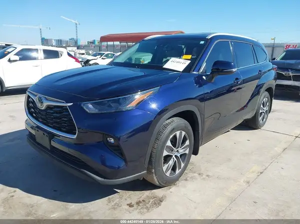 5TDGZRBH8NS229560 2022 TOYOTA HIGHLANDER - Image 2