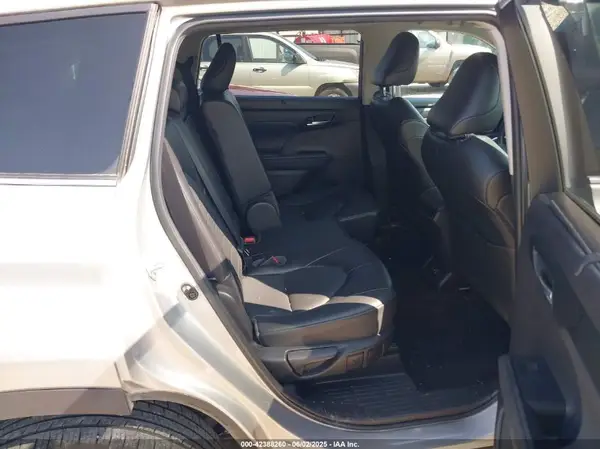 5TDGZRBH8NS232443 2022 TOYOTA HIGHLANDER - Image 8