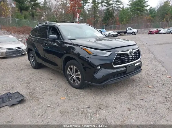 5TDGZRBH8NS237173 2022 TOYOTA HIGHLANDER - Image 1