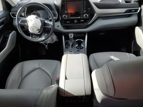5TDGZRBH8NS240977 2022 TOYOTA HIGHLANDER - Image 8