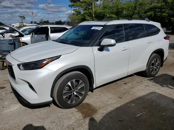 5TDGZRBH8NS244219 2022 TOYOTA HIGHLANDER - Image 1
