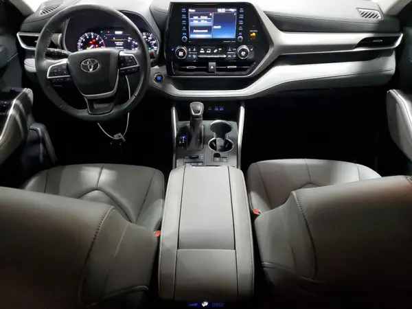 5TDGZRBH8NS246018 2022 TOYOTA HIGHLANDER - Image 8
