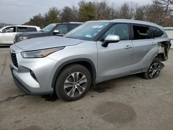 5TDGZRBH8NS256676 2022 TOYOTA HIGHLANDER - Image 1
