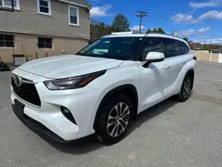 5TDGZRBH8NS560185 2022 TOYOTA HIGHLANDER