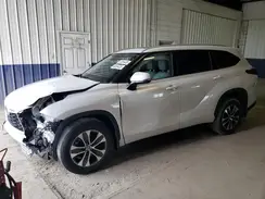 5TDGZRBH8NS561434 2022 TOYOTA HIGHLANDER