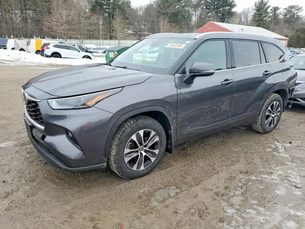 5TDGZRBH8NS582512 2022 TOYOTA HIGHLANDER - Image 1