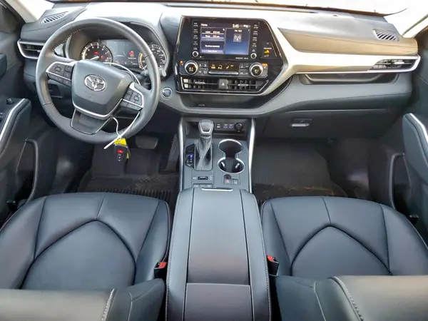 5TDGZRBH8NS591324 2022 TOYOTA HIGHLANDER - Image 8